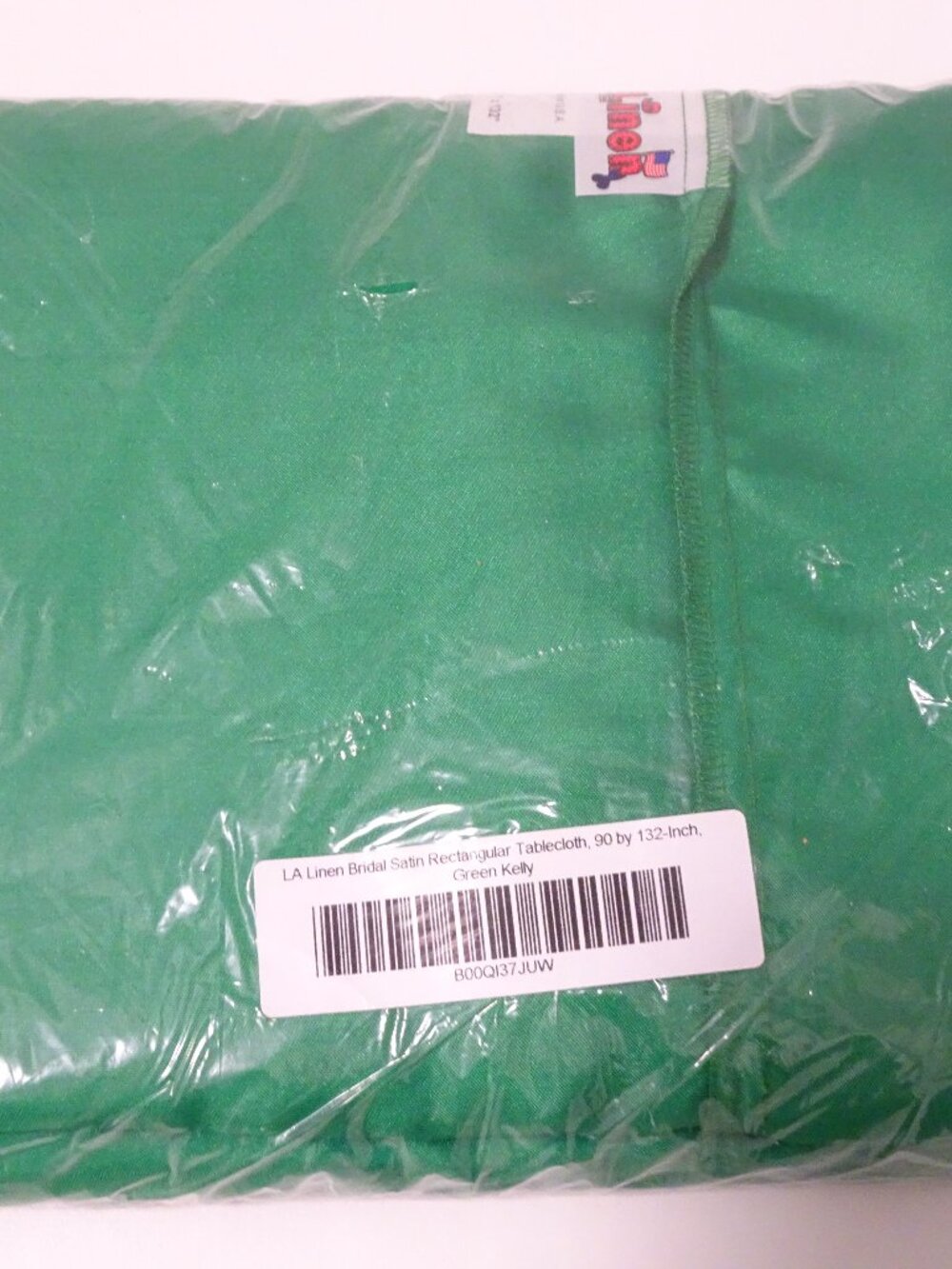 Kelly Green tablecloth, perfect for Christmas (or St. Patrick's Day), 90x132